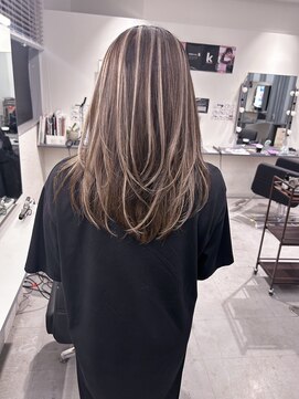 キング 梅田(K!ng) 縮毛矯正髪質改善ハイライトレイヤーカット梅田美容室エクステ
