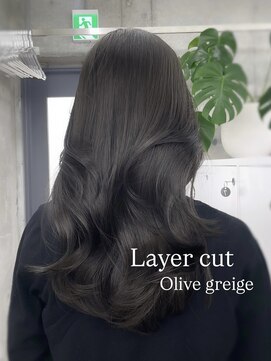 エヌアイ オモテサンドウ(ni omotesando) 韓国レイヤーカット/オリーブグレージュ/艶カラー 上野