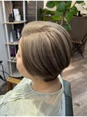 三宮 白髪ぼかし 脱白髪染め ショートボブ ミルクティー くせ毛