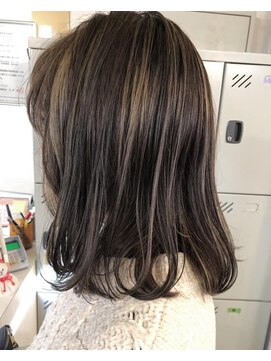 ヴィークス ヘア(vicus hair) ディープグレージュ×扱いやすい鎖骨ロブ