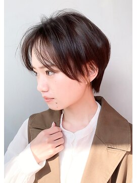 リンネ(Lin'ne) センターパート/ハンサムショート/暗髪