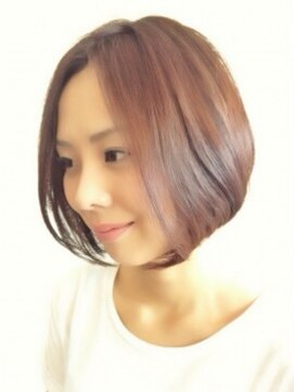 アージュヘアー(AGE HAIR) 前下がりボブ