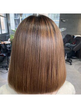 ヴィオラスバイポッシュ ギンザ(Violus by Posh GINZA) 絹髪矯正by髪質改善