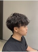 刈り上げ大人メンズヘアツーブロック重めパーマ