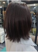 くせ毛をいかした切りっぱなしボブ