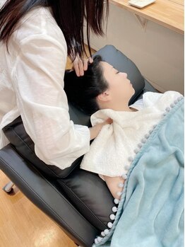 ロハスヘアエソラ(Lohas hair esola)の写真/スパニスト在籍サロン◇手と腕→デコルテ→首→目→お顔周り→頭皮をゆっくり解し心と身体を癒します♪