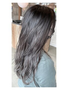 ミラーズバイフェイス(Miroirs by face) グレーカラー