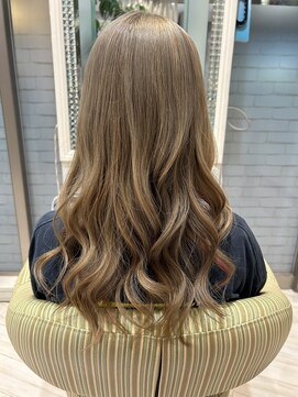 ビス ヘア アンド ビューティー 西新井店(Vis Hair&Beauty) 30代40代ダブルカラーミルクティアッシュデザインカラー透け感