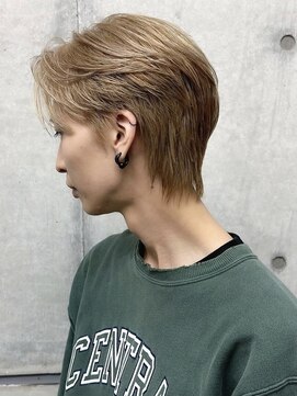 オーシャントーキョー ホワイト 原宿(OCEAN TOKYO WHITE) フェザーショートセンターパートウルフ