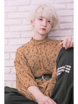 ヘアーメイク ラグズ(Hair Make Luxtz) ハイトーンカラー/ショートボブ/ホワイトカラー/マッシュボブ