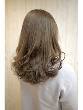 ビューティライブラリヘアラボサロン(BEAUTY LIBRARY Hair Lab Salon) イルミナソフトアッシュベージュ