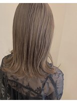 モルニ(MORNI)&nbsp;ショコラベージュ_マロンベージュ Aラインボブ かきあげ