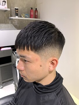 フランクスバーバーザスタンド(Frank’s barber the stand) スペインカール/スパイキーショート/フェザーパーマ/飯田橋F