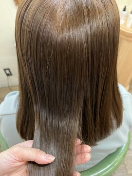 ベレッタ 枚方店(veretta.) カーキブラウン/セミロング/ストレート/髪質改善/透明感カラー
