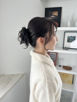 ソノ(sono) シニヨン アップスタイル ゆるふわヘア まとめ髪 参列ヘア