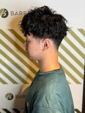 バーバーバー アカバネ(BARBER-BAR AKABANE) 爽やか夏、秋のスペインカール ツーブロック 波巻き/スパイラル1