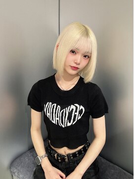 アルーシェ 新宿店(Alushe) ホワイトブロンド