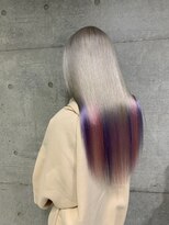 クロ(Kro)&nbsp;ホワイトシルバーとテールカラー