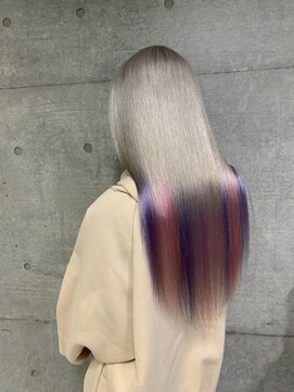 クロ(Kro) ホワイトシルバーとテールカラー