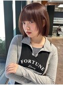 グレージュ切りっぱなしボブ前髪ありミニボブミルクティベージュ