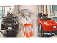 ルッツ(RUT's)の雰囲気（カッコいい車でカットし終わったらご褒美を選べます！）