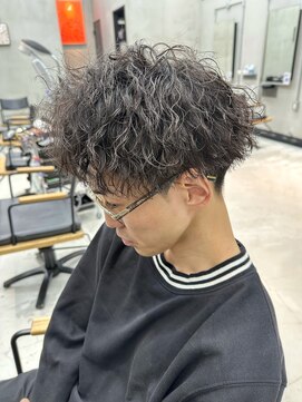 ネオン(NEON) 冬でも人気！ツイストスパイラルパーマ