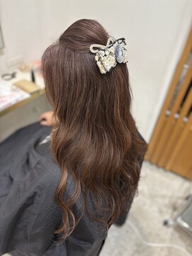 テラス アヴェダ 大丸心斎橋店(Terrace AVEDA) サラツヤ♪ロングヘア