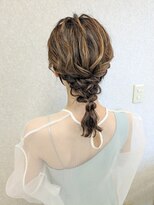 ブライト(bright)&nbsp;編みおろし/ミディアムヘアアレンジ/ゆるふわ