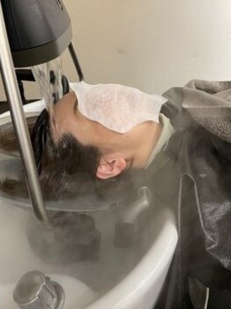 スパ室での極上ヘッドスパで心身ともにリラックス♪髪のお悩み、頭皮の状態に合わせた施術のご提案◎