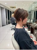 earthショートレイヤーボブミルクティー丸みショートボブ