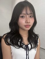 マロ(MALo) シアーブラック×ミディアムレイヤースタイル 韓国くびれ巻き