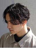 大人のための揺れるパーマヘア