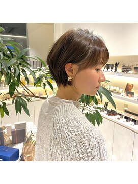 アーティザナル ニノミヤ(artisanale) 耳掛けショートヘア