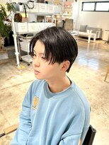 ザ オーダー(THE ORDER)&nbsp;ナチュラルセンターパート艶髪メンズヘアツーブロック刈り上げ