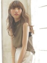 ニーゼロゼロナナ(2007)&nbsp;無造作ウェーブ 大人可愛い オフィスヘア