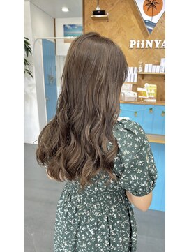 ピニャ(PiiNYA) アッシュベージュゆる巻きヘア♪