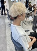 ホワイトベージュ　ブロンドヘア　ナチュラルマッシュ　MOMO