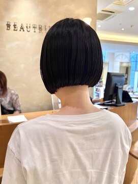 ビュートリアム265(BEAUTRIUM 265) ◆ボブ/ミニボブ/ストレートヘア/縮毛矯正/黒髪/ぱつっとカット
