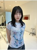 ミディアムレイヤースタイル 暗髪カラー