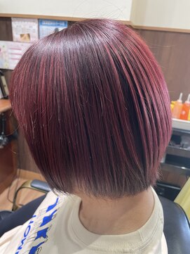 ショウ(Syow) こっくり深みと艶が魅力。大人のためのカシスレッド・ボブ