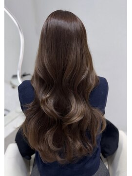 エクララ(eclala) 透明感ブラウン×くびれ巻きで大人可愛いヘア♪