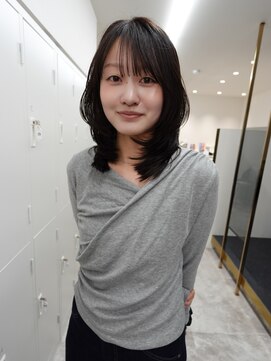 エトワール(ETOILE) ハッシュカット/レイヤーカット/オリーブカラー