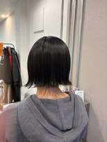 レンネ(Renee) 外はねボブ×ブルーブラックカラー