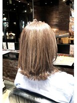 オーガニック アトリエ 大宮(organic+atelier)&nbsp;立体感際立つ大人ハイライトレイヤーボブ