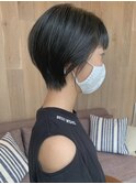 シャープさと丸さのショートボブ/アッシュブラック