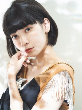 エミュ 表参道 青山(emu) カジュアルモード黒髪ぱっつんボブ[大人かわいい美髪ネビージュ]