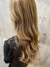 <-通常の明るい白髪染め->ハイトーン白髪染め*