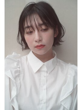 レジュアル(RESSUAL) カーキグレージュ ボブ 大人かわいい フェザーバング