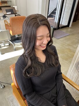 ライツ オオサカ(Litze osaka) 重たく見えないこっくりブラウンカラー《稗田かれん》