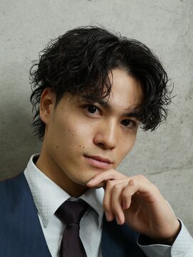 イーラ(era) スパイラルパーマセンターパート